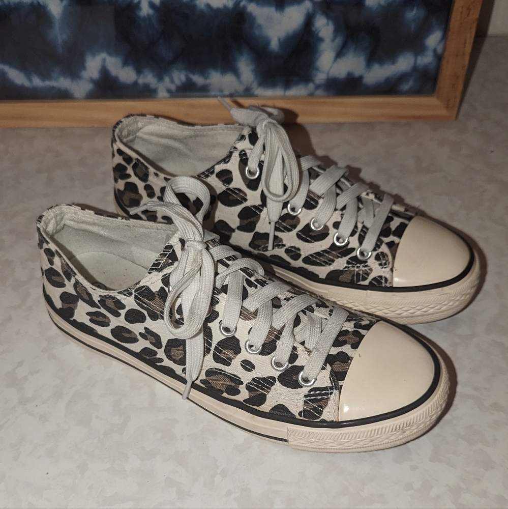 Taupe and gray leopard print sneakers sz 8 - Picture 5 of 5